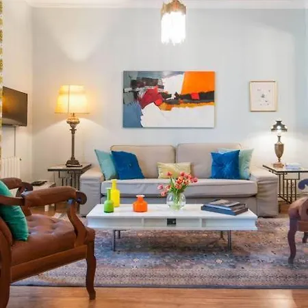 Explore Center From An Elegant Urban Retreat *