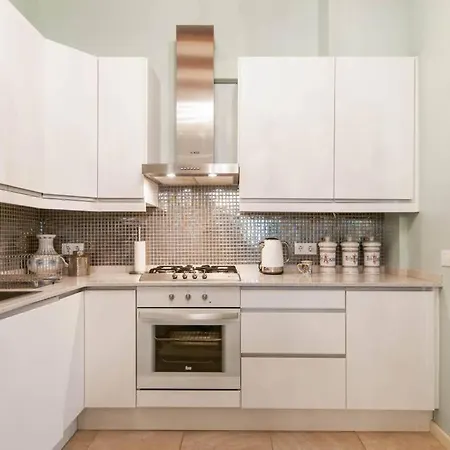 Explore Center From An Elegant Urban Retreat *