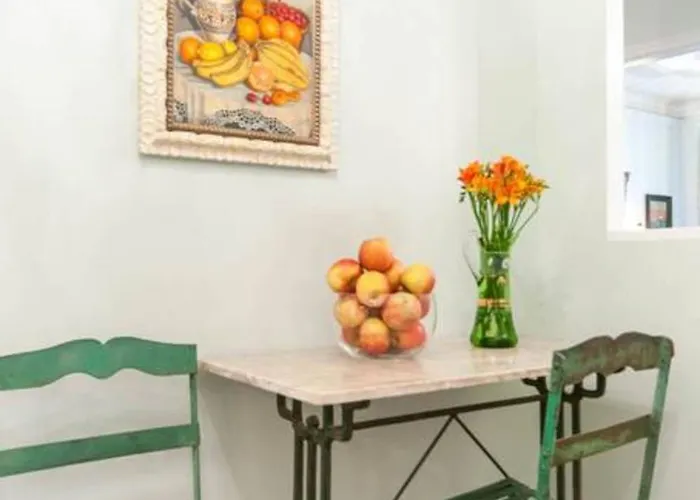Explore Center From An Elegant Urban Retreat Daire